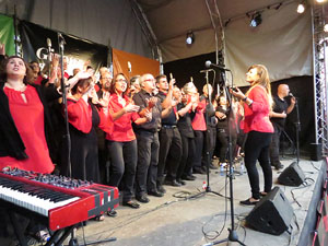 Festival A Capella 2015. Gospelians de Girona a la plaça de la Independència