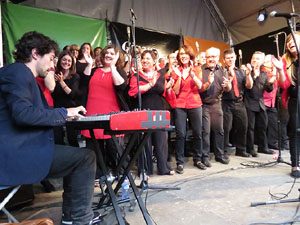 Festival A Capella 2015. Gospelians de Girona a la plaça de la Independència