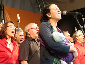 Festival A Capella 2015. Gospelians de Girona a la plaça de la Independència