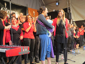 Festival A Capella 2015. Gospelians de Girona a la plaça de la Independència