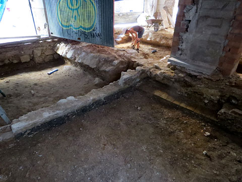 Les excavacions a l'edifici del carrer Ciutadans 10
