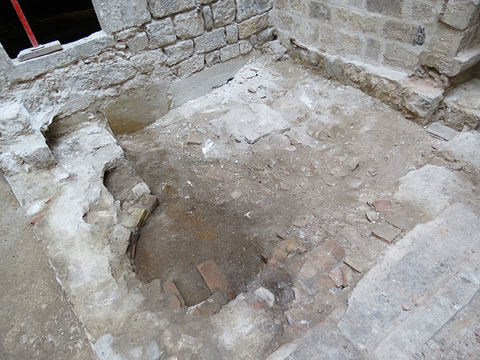 Les excavacions a l'edifici del carrer Ciutadans 10