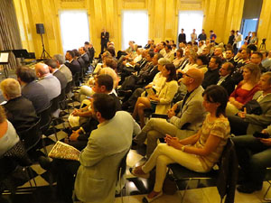 Diada Nacional 2015. Acte institucional al Sal&oacute; de descans del Teatre Municipal de Girona