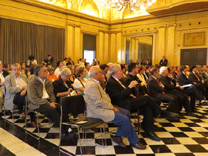 Diada Nacional 2015. Acte institucional al Sal&oacute; de descans del Teatre Municipal de Girona