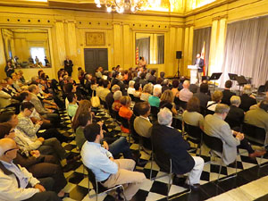 Diada Nacional 2015. Acte institucional al Sal&oacute; de descans del Teatre Municipal de Girona