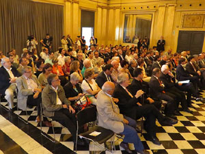 Diada Nacional 2015. Acte institucional al Sal&oacute; de descans del Teatre Municipal de Girona