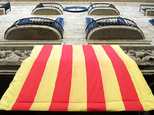 Diada Nacional 2015. Acte institucional al Sal&oacute; de descans del Teatre Municipal de Girona