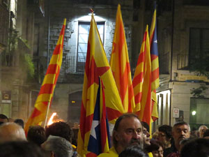 Diada Nacional 2015. IX Marxa de Torxes de Girona. Actes a la pla&ccedil;a del Vi
