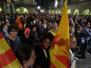 Diada Nacional 2015. IX Marxa de Torxes de Girona. Actes a la pla&ccedil;a del Vi