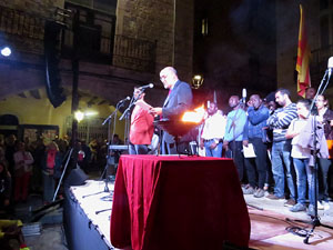 Diada Nacional 2015. IX Marxa de Torxes de Girona. Actes a la pla&ccedil;a del Vi