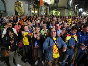 Diada Nacional 2015. IX Marxa de Torxes de Girona. Actes a la pla&ccedil;a del Vi
