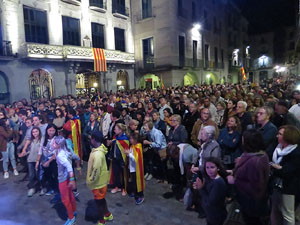 Diada Nacional 2015. IX Marxa de Torxes de Girona. Actes a la pla&ccedil;a del Vi