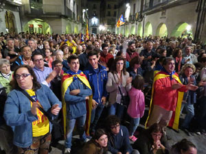 Diada Nacional 2015. IX Marxa de Torxes de Girona. Actes a la pla&ccedil;a del Vi