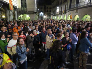 Diada Nacional 2015. IX Marxa de Torxes de Girona. Actes a la pla&ccedil;a del Vi