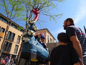 Festes de Primavera de Girona 2015. Cercavila amb el Tarl&agrave;