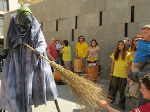Festes de Primavera de Girona 2015. Cercavila amb el Tarl&agrave;