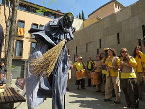 Festes de Primavera de Girona 2015. Cercavila amb el Tarl&agrave;
