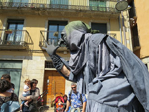 Festes de Primavera de Girona 2015. Cercavila amb el Tarl&agrave;