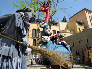 Festes de Primavera de Girona 2015. Cercavila amb el Tarl&agrave;