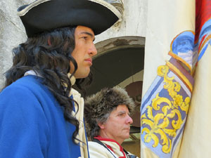 Girona resisteix! Jornades de recreació històrica de la Guerra de Successió. Desfilada pels carrers