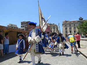 Girona resisteix! Jornades de recreaci&oacute; hist&ograve;rica de la Guerra de Successi&oacute;. Escaramussa al Pont de Pedra