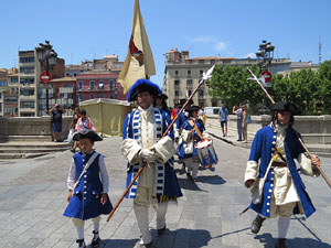 Girona resisteix! Jornades de recreaci&oacute; hist&ograve;rica de la Guerra de Successi&oacute;. Escaramussa al Pont de Pedra