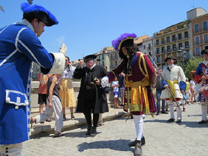 Girona resisteix! Jornades de recreació històrica de la Guerra de Successió. Escaramussa al Pont de Pedra