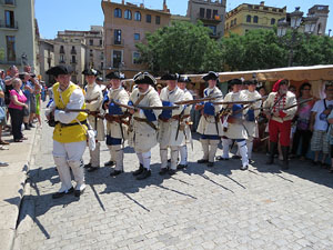 Girona resisteix! Jornades de recreaci&oacute; hist&ograve;rica de la Guerra de Successi&oacute;. Escaramussa al Pont de Pedra