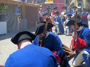 Girona resisteix! Jornades de recreaci&oacute; hist&ograve;rica de la Guerra de Successi&oacute;. Escaramussa al Pont de Pedra