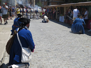 Girona resisteix! Jornades de recreaci&oacute; hist&ograve;rica de la Guerra de Successi&oacute;. Escaramussa al Pont de Pedra