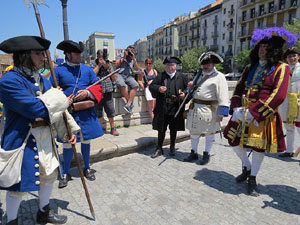 Girona resisteix! Jornades de recreaci&oacute; hist&ograve;rica de la Guerra de Successi&oacute;. Escaramussa al Pont de Pedra