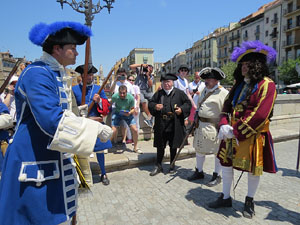 Girona resisteix! Jornades de recreaci&oacute; hist&ograve;rica de la Guerra de Successi&oacute;. Escaramussa al Pont de Pedra