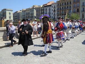 Girona resisteix! Jornades de recreaci&oacute; hist&ograve;rica de la Guerra de Successi&oacute;. Escaramussa al Pont de Pedra