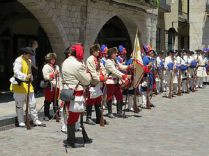 Girona resisteix! Jornades de recreaci&oacute; hist&ograve;rica de la Guerra de Successi&oacute;. Presentaci&oacute; dels grups i jura de bandera