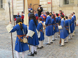 Girona resisteix! Jornades de recreaci&oacute; hist&ograve;rica de la Guerra de Successi&oacute;. Presentaci&oacute; de l'esdeveniment a la pla&ccedil;a de la Catedral