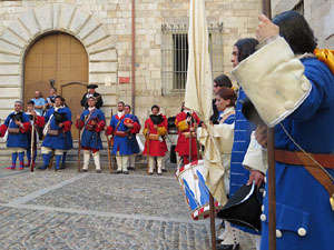 Girona resisteix! Jornades de recreaci&oacute; hist&ograve;rica de la Guerra de Successi&oacute;. Presentaci&oacute; de l'esdeveniment a la pla&ccedil;a de la Catedral