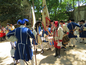 Girona resisteix! Jornades de recreaci&oacute; hist&ograve;rica de la Guerra de Successi&oacute;. Trobada i inici de la desfilada