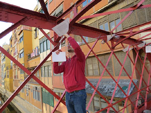Sant Jordi 2015 a Girona. Estenem Poesia, per &Ograve;mnium Giron&egrave;s 