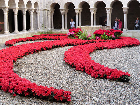 Decoració floral del claustre