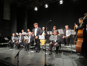 Temps de Flors 2015. Estrena de la sardana Temps de Flors d'Eduard Font Coll