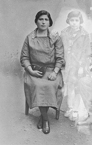 Festival MOT 2016. Exposici&oacute; Vides miN&Uacute;Scules al viaducte del tren