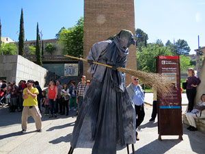 Festes de Primavera de Girona 2016. Penjada del Tarl&agrave;. La cercavila