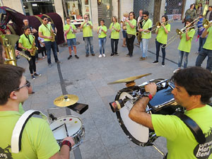 Festes de Primavera de Girona 2016. Cercavila de mulasses amb la Mula Baba i les Mulasses de Vilanova i la Geltrú