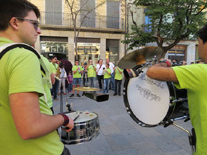 Festes de Primavera de Girona 2016. Cercavila de mulasses amb la Mula Baba i les Mulasses de Vilanova i la Geltrú