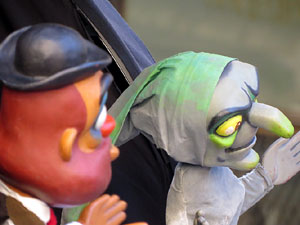 Festes de Primavera de Girona 2016. Cercavila de mulasses amb la Mula Baba i les Mulasses de Vilanova i la Geltrú