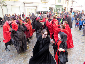 Festival de Llucifers i Satanassos. Celebraci&oacute; de 35 anys de Pastorets a Girona