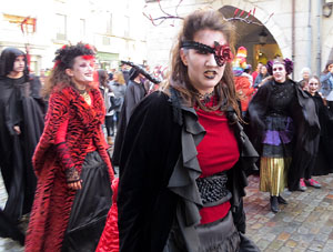 Festival de Llucifers i Satanassos. Celebraci&oacute; de 35 anys de Pastorets a Girona