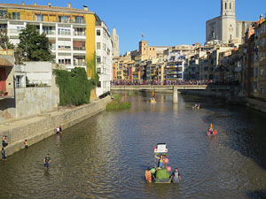 Fires 2015. Quarta baixada d'andr&ograve;mines per l'Onyar
