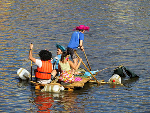 Fires 2015. Quarta baixada d'andr&ograve;mines per l'Onyar