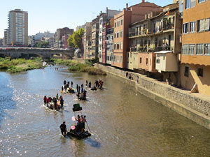 Fires 2015. Quarta baixada d'andr&ograve;mines per l'Onyar